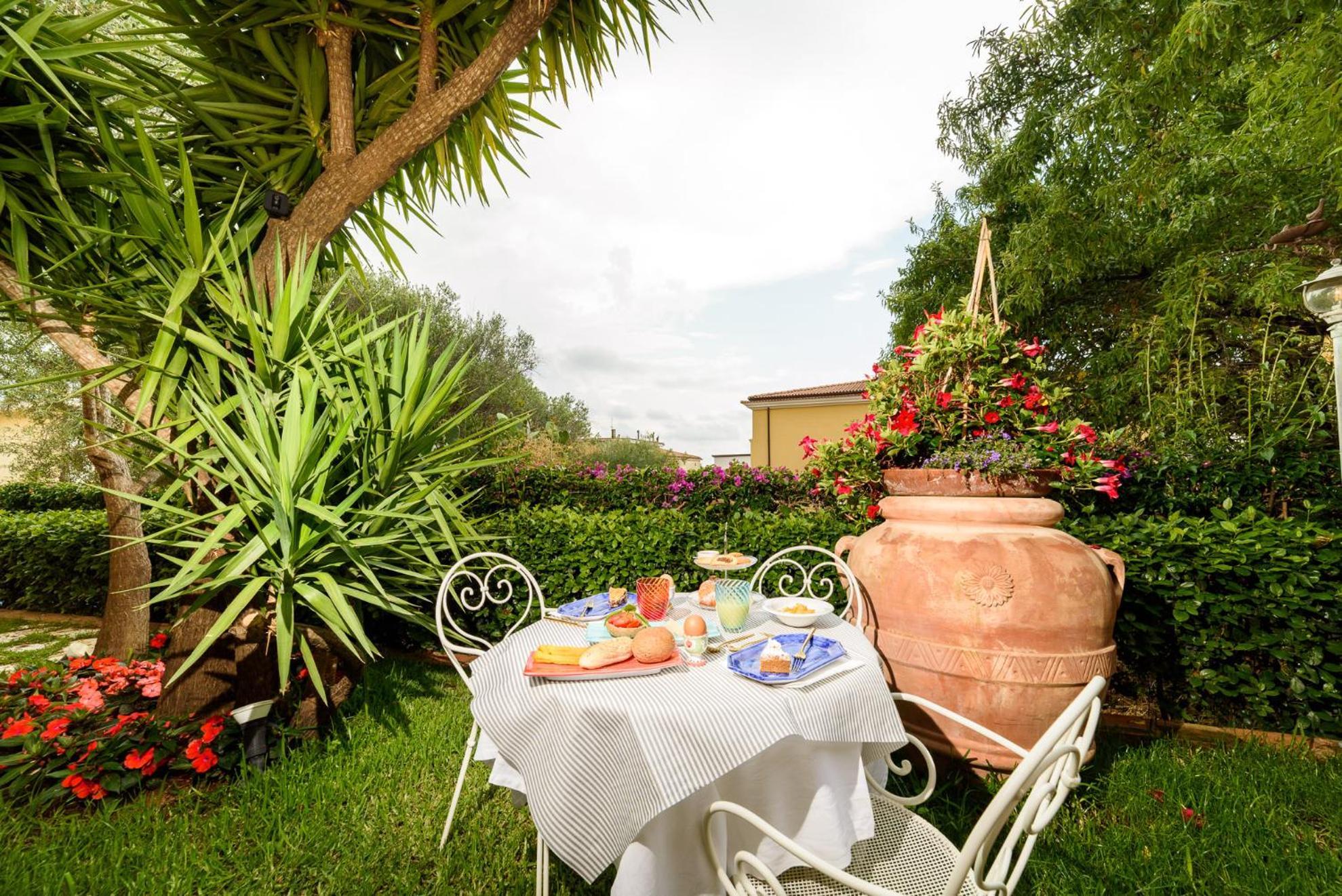 Hotel La Casa Di Paolo Casa Di Charme Marina di Camerota Exterior foto